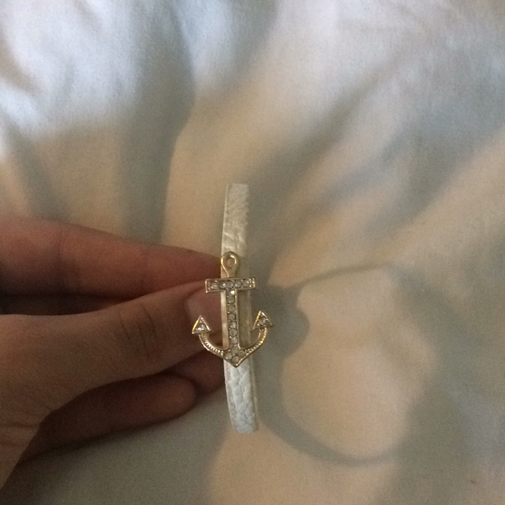 White leather anchor bracelet